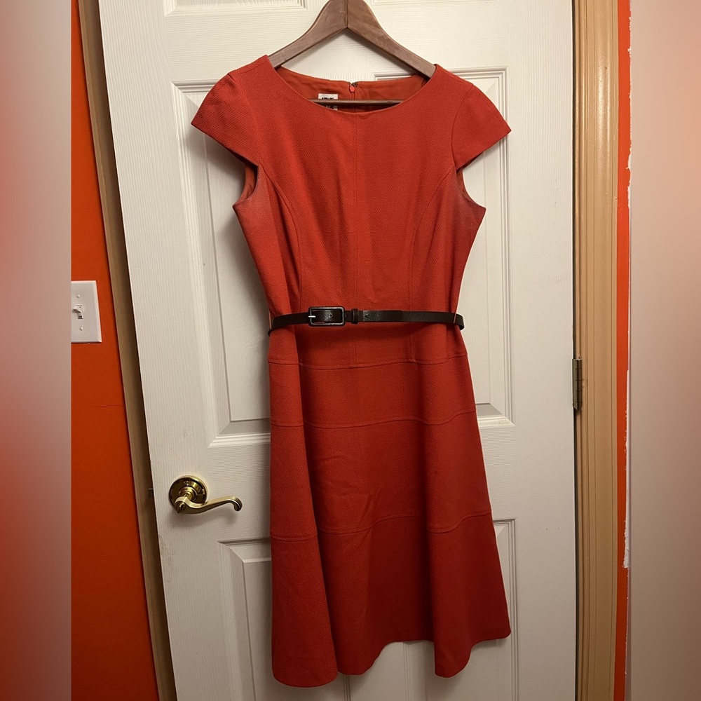 AK Shape Flattering T-length dress.  EXCELLENT CONDITION only needs a cleaning.